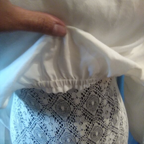 Off shoulder crop top - Picture 2 of 3